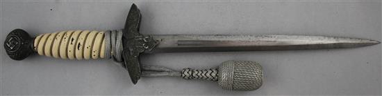 A Third Reich second pattern Luftwaffe officers dagger & bayonet